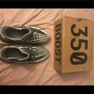 YEEZY BOOST 350 ADIDAS